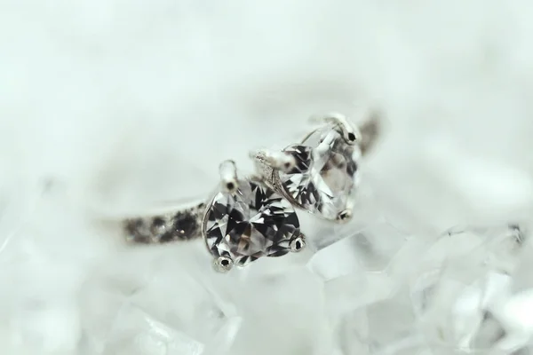 Des Bijoux Belle Bague Avec Diamant — Photo