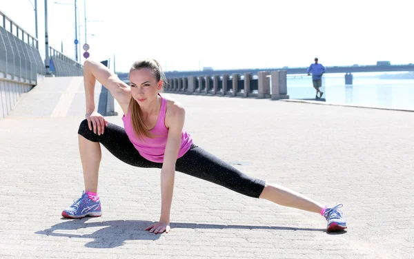 Sport Activiteit Leuke Vrouw Tijdens Het Opwarmen — Stockfoto