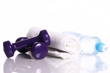 beyaz zemin üzerine bazı fitness öğeler