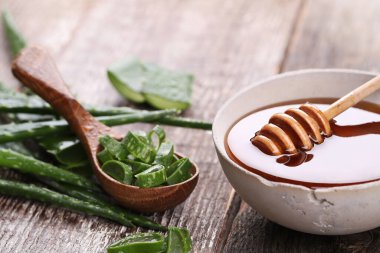 İlaçlar. Aloe Vera masada.