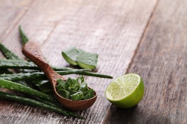 İlaçlar. Aloe Vera masada.