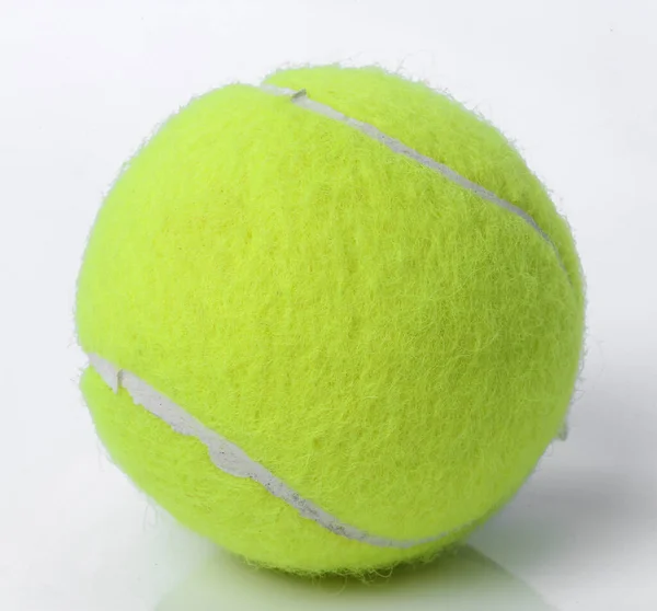 Tennis Boll Vit Bakgrund — Stockfoto