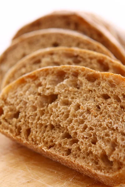 Primer Plano Del Pan Rebanado Una Tabla Cortar — Foto de Stock