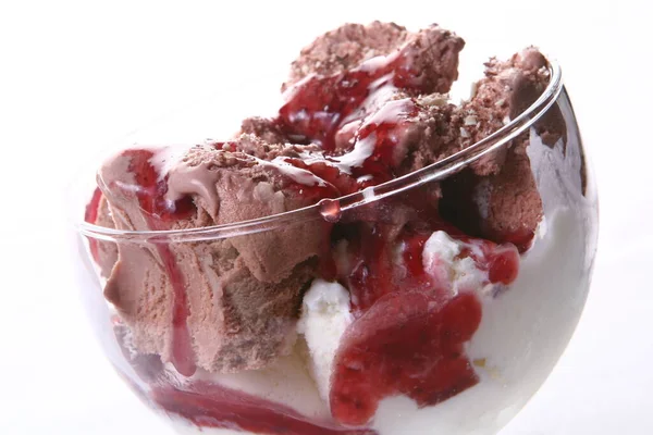 Helado Con Chocolate Rallado — Foto de Stock