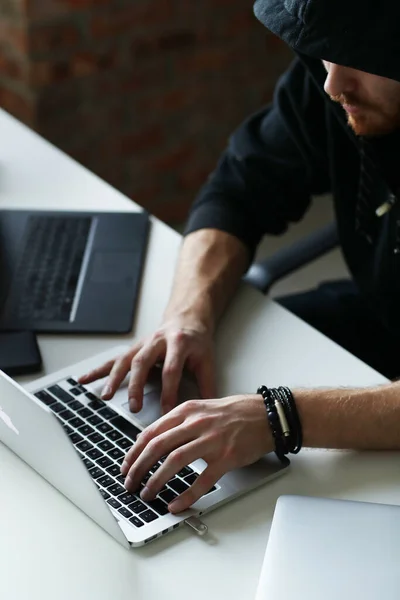 Hacker Vor Seinem Computer — Stockfoto