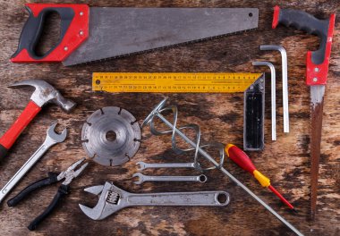 Atölye, tamir. Araç seti masada