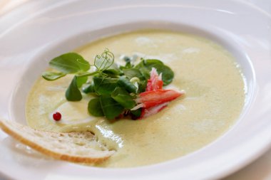 Lokantada nefis yemekler.