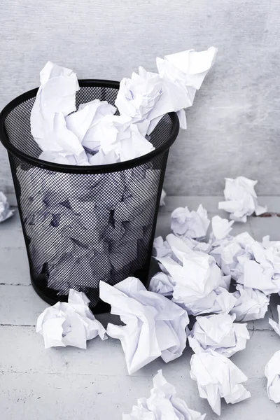 Recycling Zerknülltes Papier Mülleimer — Stockfoto