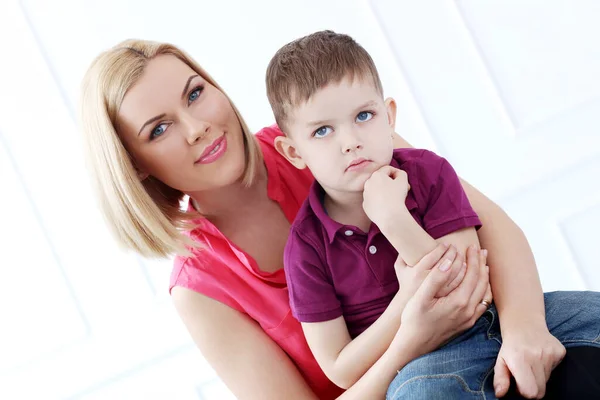 Famille Belle Femme Avec Enfant Adorable — Photo