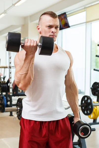 Fitness Musculación Hombre Poderoso Durante Entrenamiento — Foto de Stock