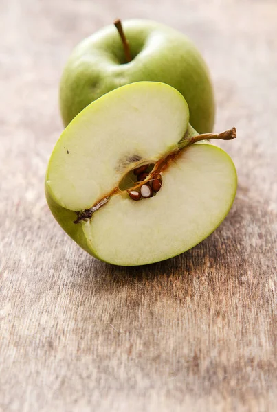 Jedzenie Pyszne Jabłka Stole — Zdjęcie stockowe