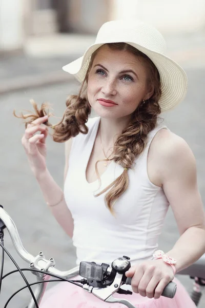 Rue Femme Avec Vélo Plein Air — Photo