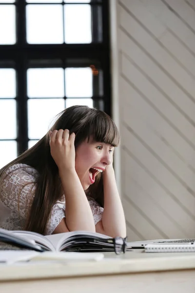 Belle Fille Dans Bureau — Photo