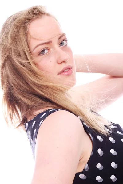 Studio genç ve güzel bir kadın portresi