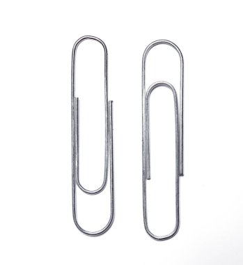 Beyaz arkaplanda ataç