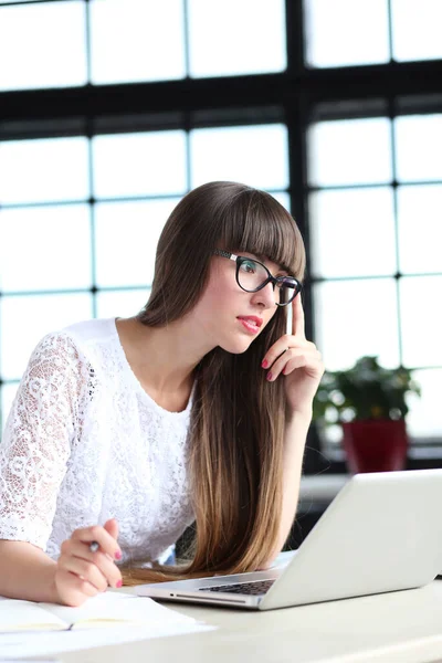 Belle Fille Dans Bureau — Photo