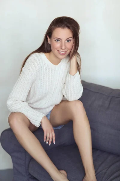 Chica Encantadora Con Cara Hermosa — Foto de Stock