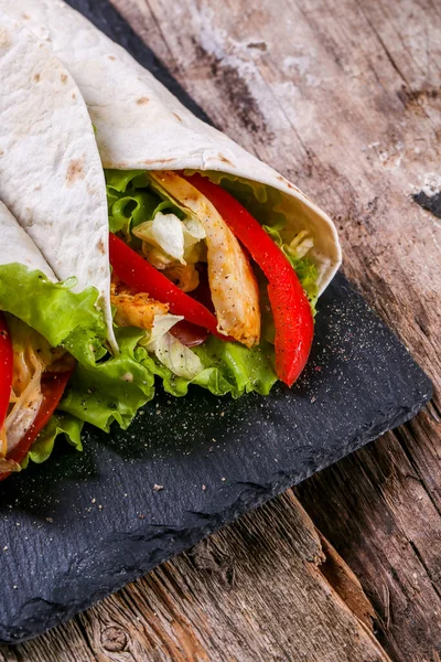 Comida Tortilla Sobre Mesa — Foto de Stock