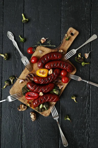 Cocina Embutidos Parrilla Verduras Sobre Mesa — Foto de Stock