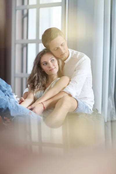 Relacionamento Casal Bonito Casa — Fotografia de Stock