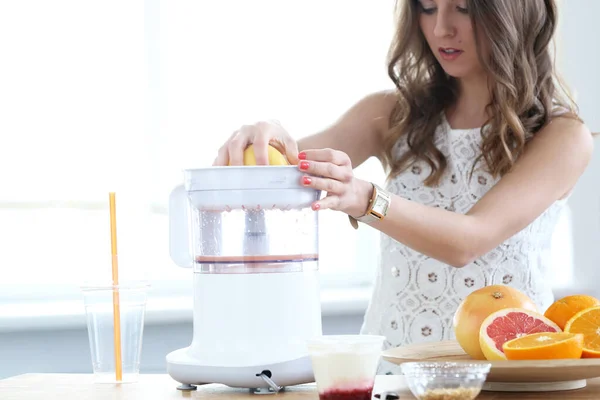 Natural Vitamins Cute Attractive Woman Making Orange Juice — Stock Photo, Image