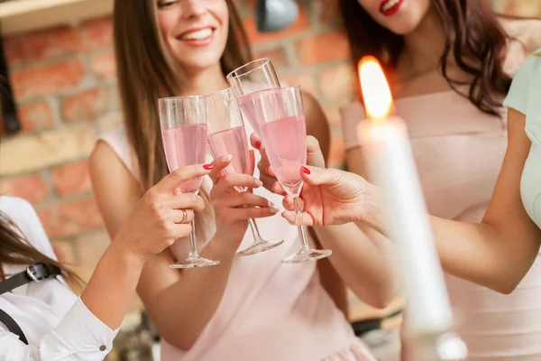 Festa Com Grupo Mulheres Bonitas — Fotografia de Stock