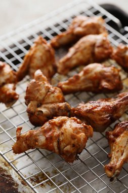 Yemek ve yemek. Kızarmış tavuk bacağı.