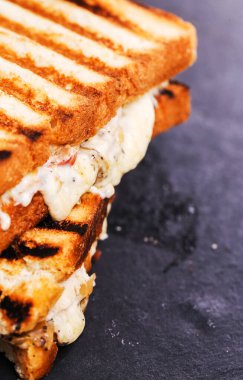 Masada nefis bir sandviç.