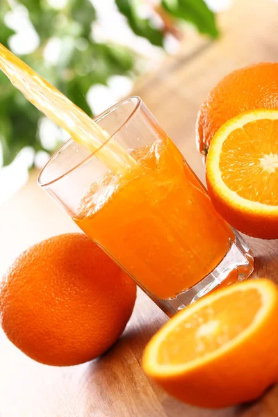 Jus Orange Frais Sur Table — Photo