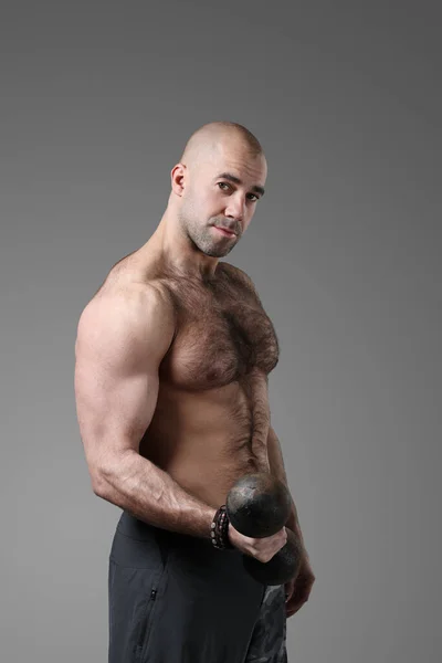 Fisiculturista Homem Com Corpo Muscular — Fotografia de Stock