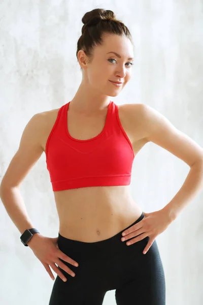 Fitness Kadın Evde Egzersiz Yapıyor — Stok fotoğraf