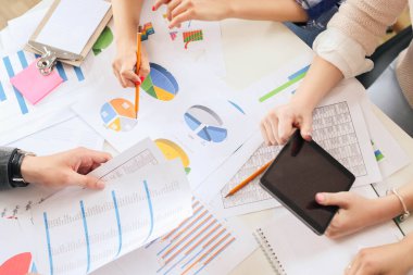 Ofis ve iş. İş yerindekiler