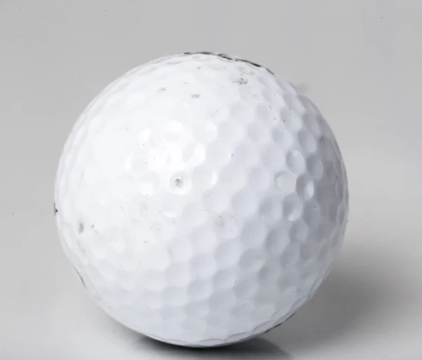 テーブルの上のゴルフボール — ストック写真