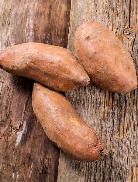 Sweet Potato Wooden Table — Stock Photo, Image