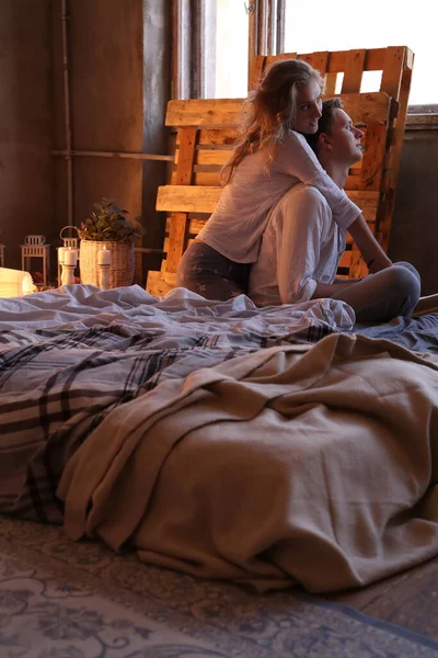 Yaşam tarzı. Evde sevimli bir çift var.