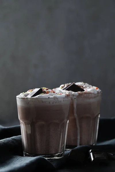 Minumlah Milkshake Atas Meja — Stok Foto