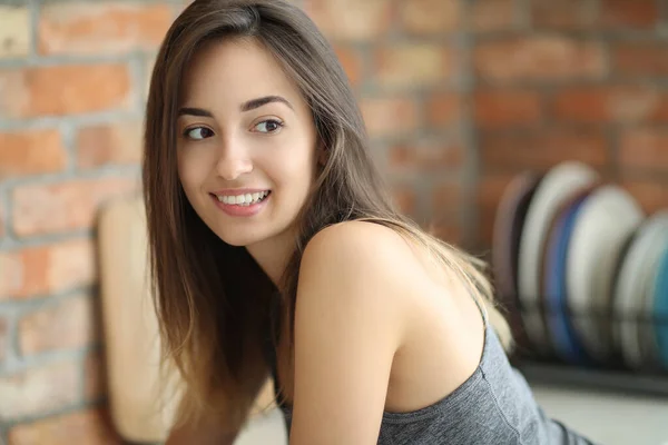 Estilo Vida Mujer Encantadora Con Hermosa Sonrisa — Foto de Stock