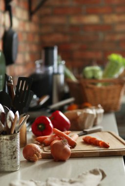 Mutfak eşyaları. Mutfak içi fotoğrafı.