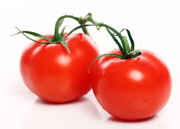 Frisse Smakelijke Tomaten Witte Achtergrond — Stockfoto
