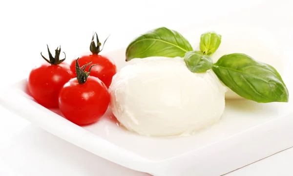 Świeże Smaczne Pomidory Bazylia Mozzarella — Zdjęcie stockowe