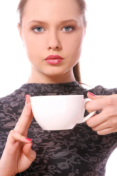 Junge Frau Mit Einer Tasse Heißen Kaffees Vor Weißem Hintergrund — Stockfoto