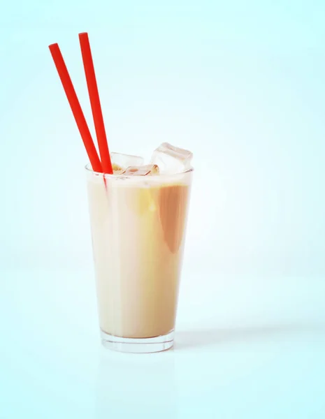 Trinken Kaffee Latte Glas Mit Eiswürfeln — Stockfoto