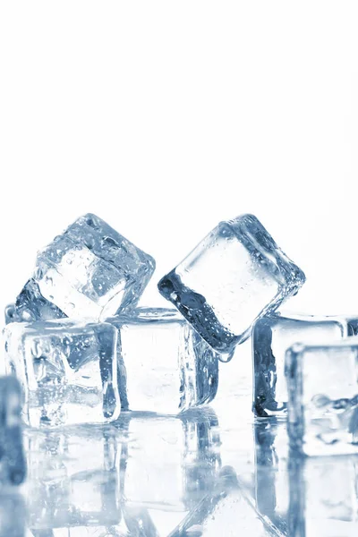 Кубы Холодного Льда Капельками Воды — стоковое фото