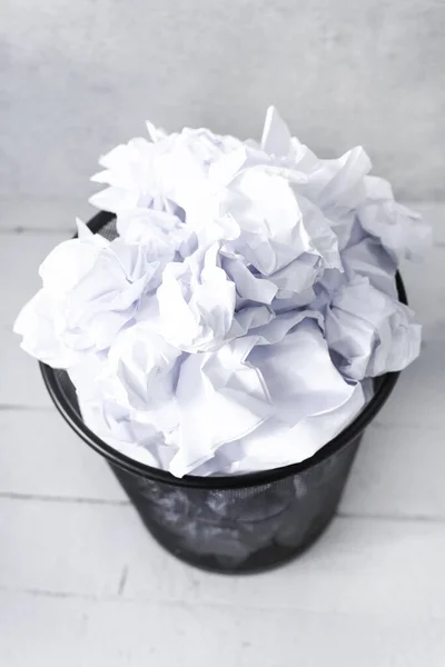 Recycle Verfrommeld Papier Vuilnisbak — Stockfoto