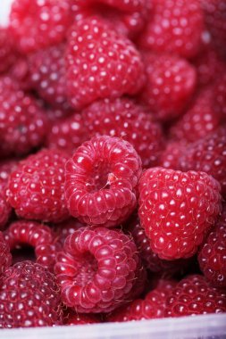 Ahududu arka planına yakın plan