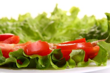 Biber ve salatalı domates tabağı.