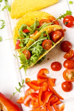 Yiyecekler. Masadaki tako nefis.