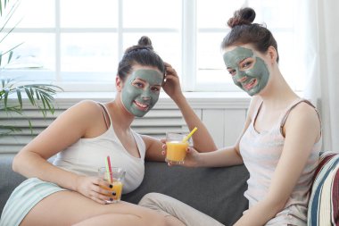 Güzellik. Kaplıca salonundaki kadınlar