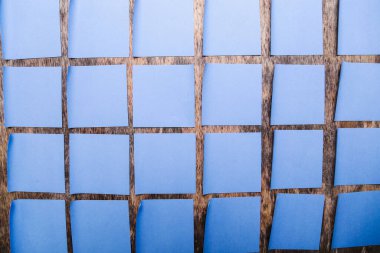 Mavi yapışkan notlar duvarı