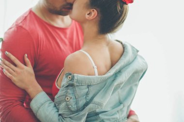 İlişki. Evdeki güzel çift